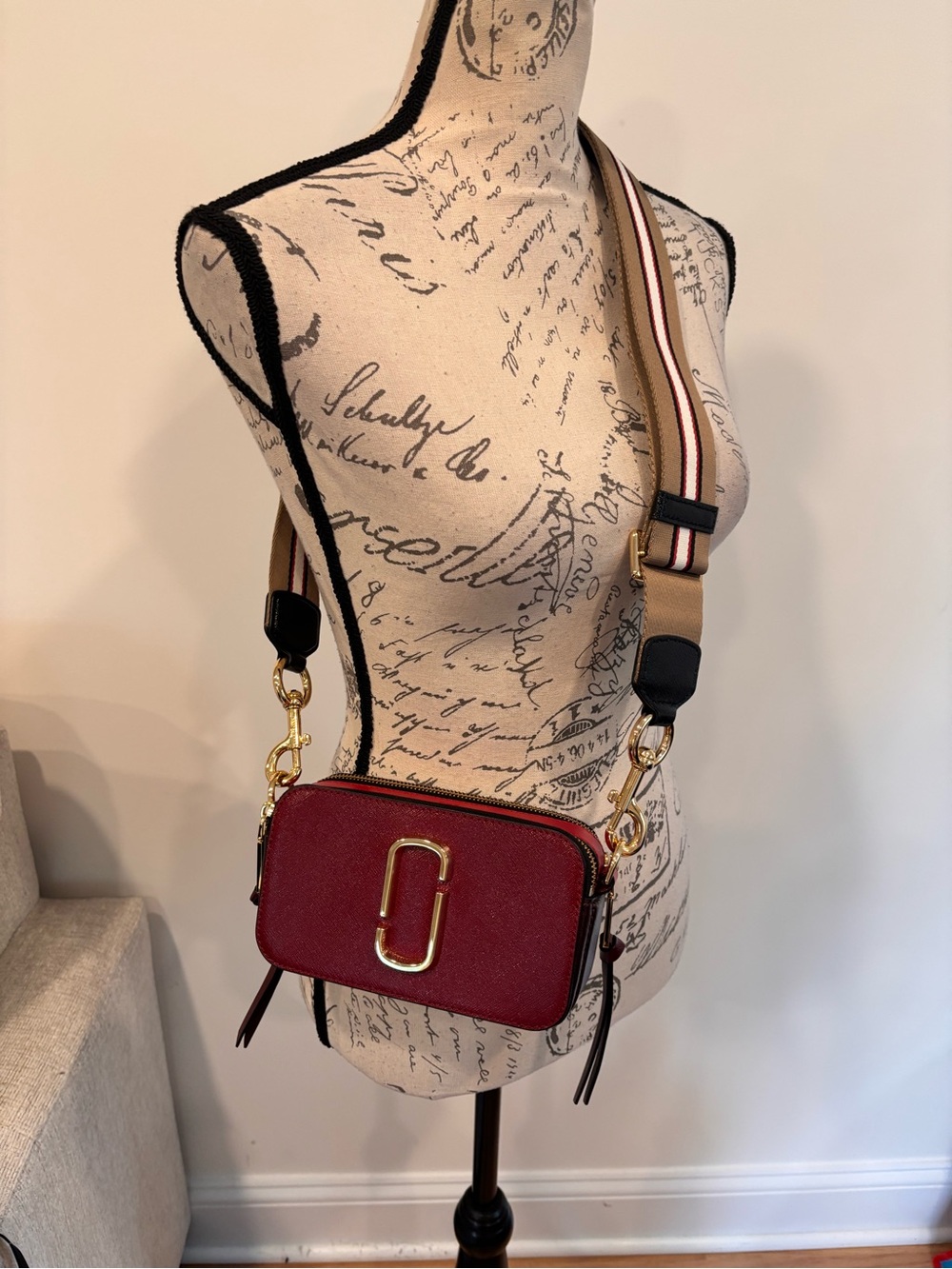 Marc Jacobs Snapshot camera bag in burgundy with gold-tone hardware in dust bag